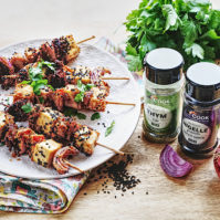 Photo du plat Brochettes légumes et tofu aux graines de nigelle et thym