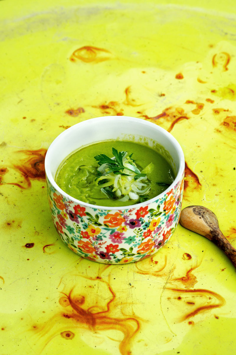 Soupe de petit pois, poireaux et persil-