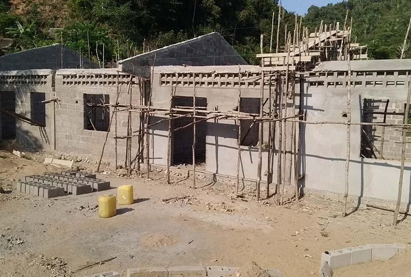 École en cours de construction à Amboangibe (photo Gaëlle Collin)