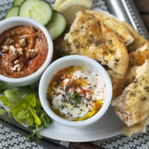 Le sumac peut s'ajouter  dans cette recette végétarienne de labneh