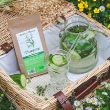 Eau pétillante, verveine et menthe