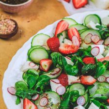 Salade-mâche-fraise,-sauce-échalote